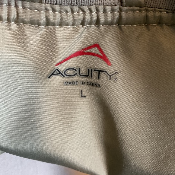 Mens nylon and polyester v-neck pullover. - Picture 4 of 6